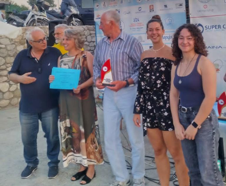 Απονομές σε όσους έχουν διακριθεί σε αγώνες ανοικτής θάλασσας του ΙΟ Πάτρας ΦΩΤΟ