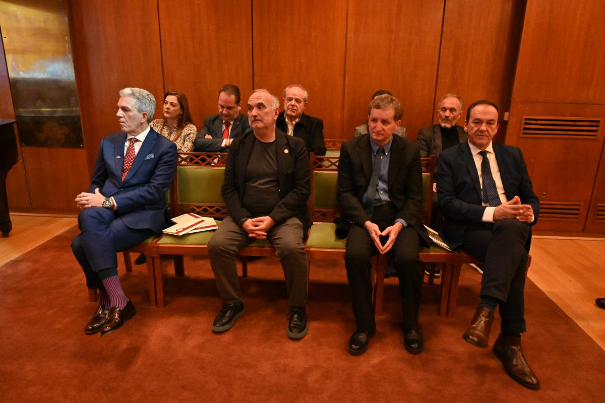 Οι Τρεις Ιεράρχες, η Ημέρα των Γραμμάτων και τα Βραβεία στο Πανεπιστήμιο Πατρών ΦΩΤΟ 32 Οι Τρεις Ιεράρχες, η Ημέρα των Γραμμάτων και τα Βραβεία στο Πανεπιστήμιο Πατρών ΦΩΤΟ