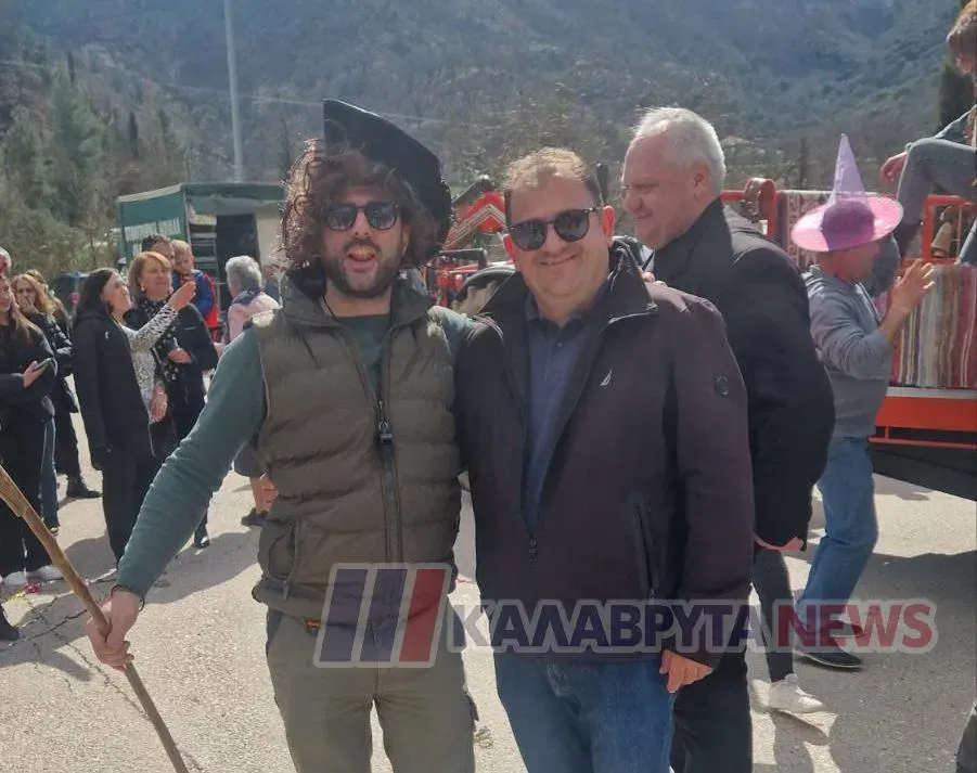 Πολύχρωμες μεταμφιέσεις, ευφάνταστα μηνύματα στα Τριπόταμα ΦΩΤΟ 34 Πολύχρωμες μεταμφιέσεις, ευφάνταστα μηνύματα στα Τριπόταμα ΦΩΤΟ