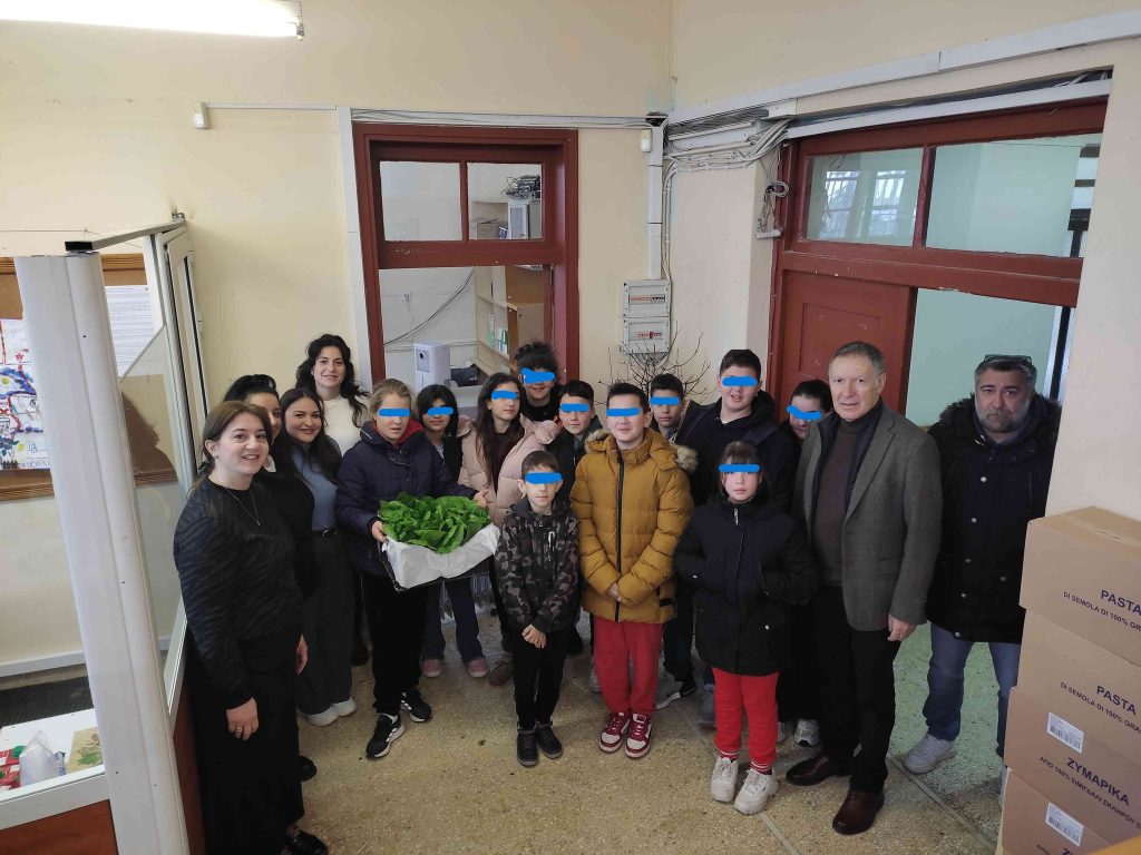 Μαθητές προσέφεραν λαχανικά στο Κοινωνικό Παντοπωλείο του Δήμου Ερυμάνθου