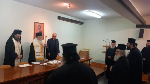 Καλάβρυτα: Κοπή βασιλόπιτας από τον Μητροπολίτη Ιερώνυμο ΦΩΤΟ