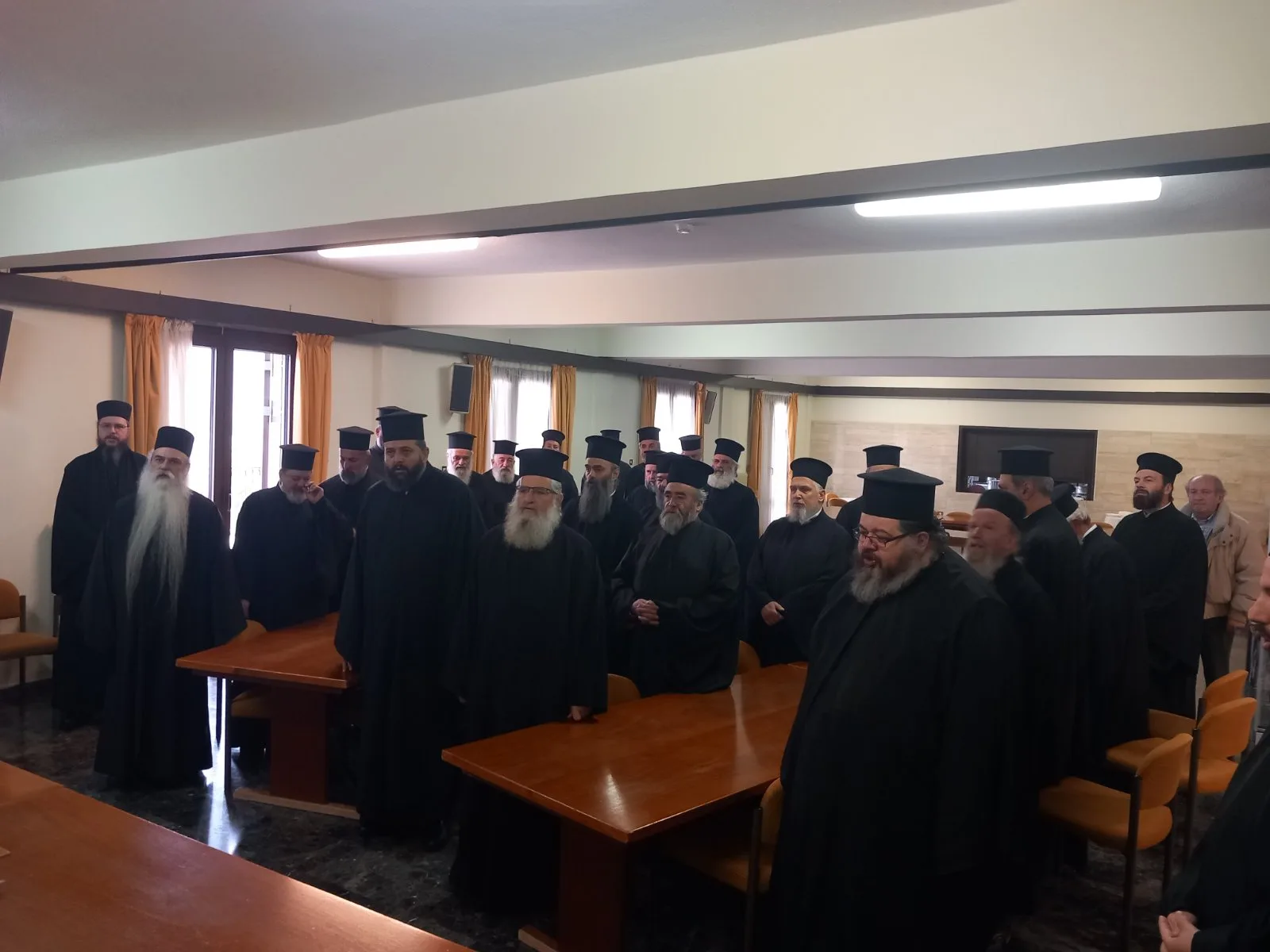 Καλάβρυτα: Κοπή βασιλόπιτας από τον Μητροπολίτη Ιερώνυμο ΦΩΤΟ 29 Καλάβρυτα: Κοπή βασιλόπιτας από τον Μητροπολίτη Ιερώνυμο ΦΩΤΟ