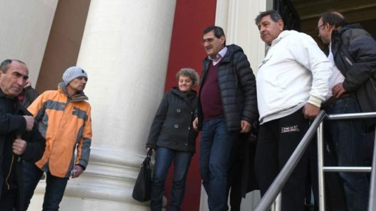 Πάτρα: Στην δικαιοσύνη ο Δήμος για βανδαλισμούς στο κέντρο - Με «βίντεο» των δραστών ΦΩΤΟ