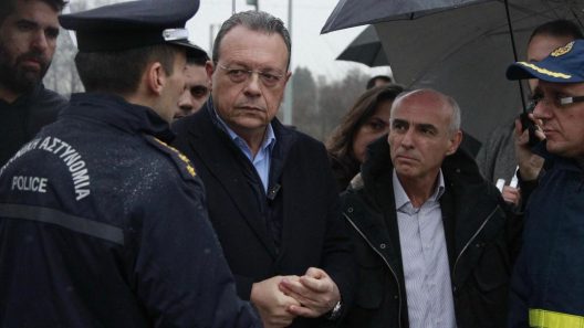 Στον τόπο της τραγωδίας, στη «ΒΙΟΛΑΝΤΑ», ο Φάμελλος κατά της Κυβέρνησης