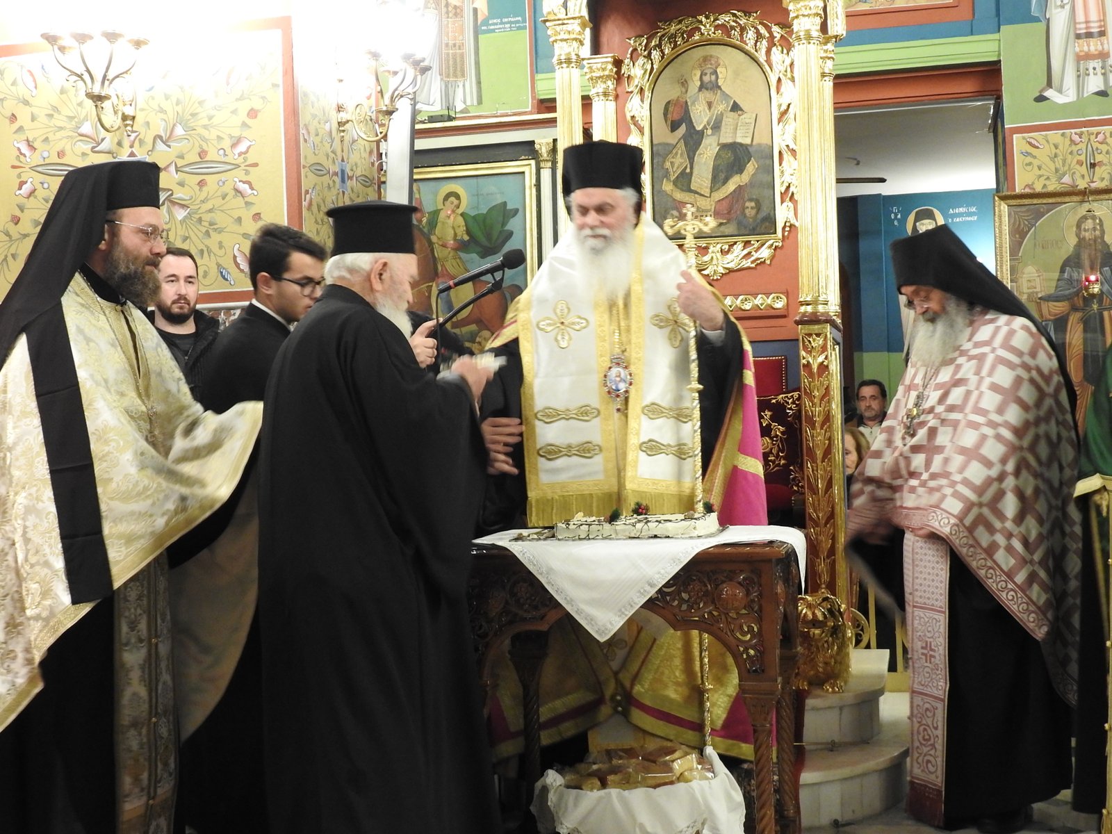 Ο εορτασμός των Τριών Ιεραρχών στο Αίγιο, με Ιερώνυμο ΦΩΤΟ