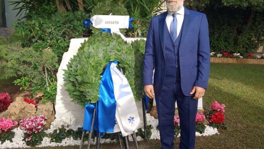 Ενας Αχαίος υπηρέτης της Υγείας - Ο Θοδωρής Ρηγόπουλος των Ασθενοφόρων Κέντρων Υγείας της Ελλάδας ΦΩΤΟ   