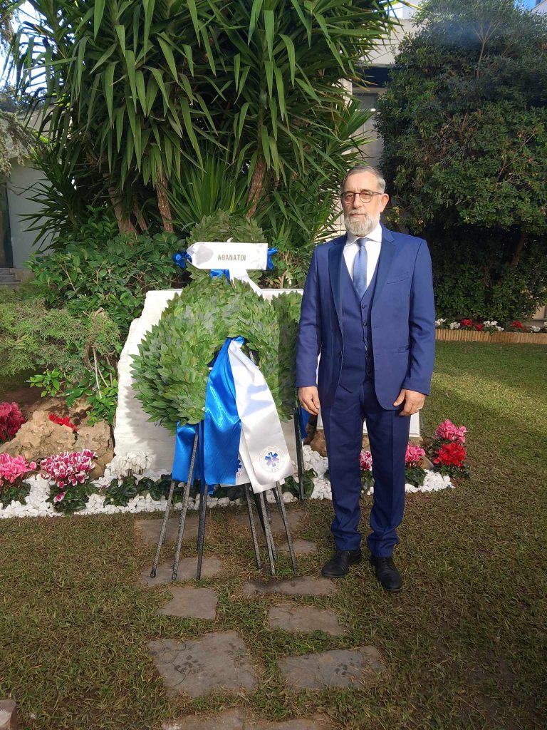 Ενας Αχαίος υπηρέτης της Υγείας - Ο Θοδωρής Ρηγόπουλος των Ασθενοφόρων Κέντρων Υγείας της Ελλάδας ΦΩΤΟ   