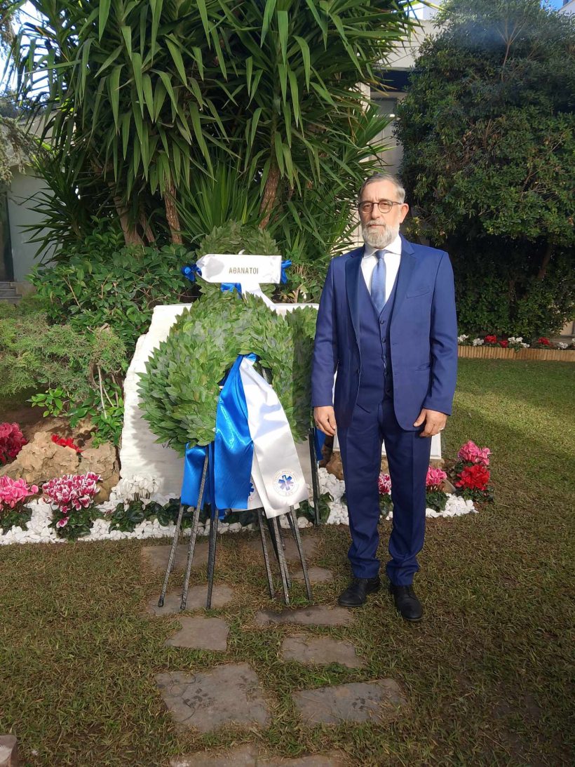 Ενας Αχαίος υπηρέτης της Υγείας - Ο Θοδωρής Ρηγόπουλος των Ασθενοφόρων Κέντρων Υγείας της Ελλάδας ΦΩΤΟ   