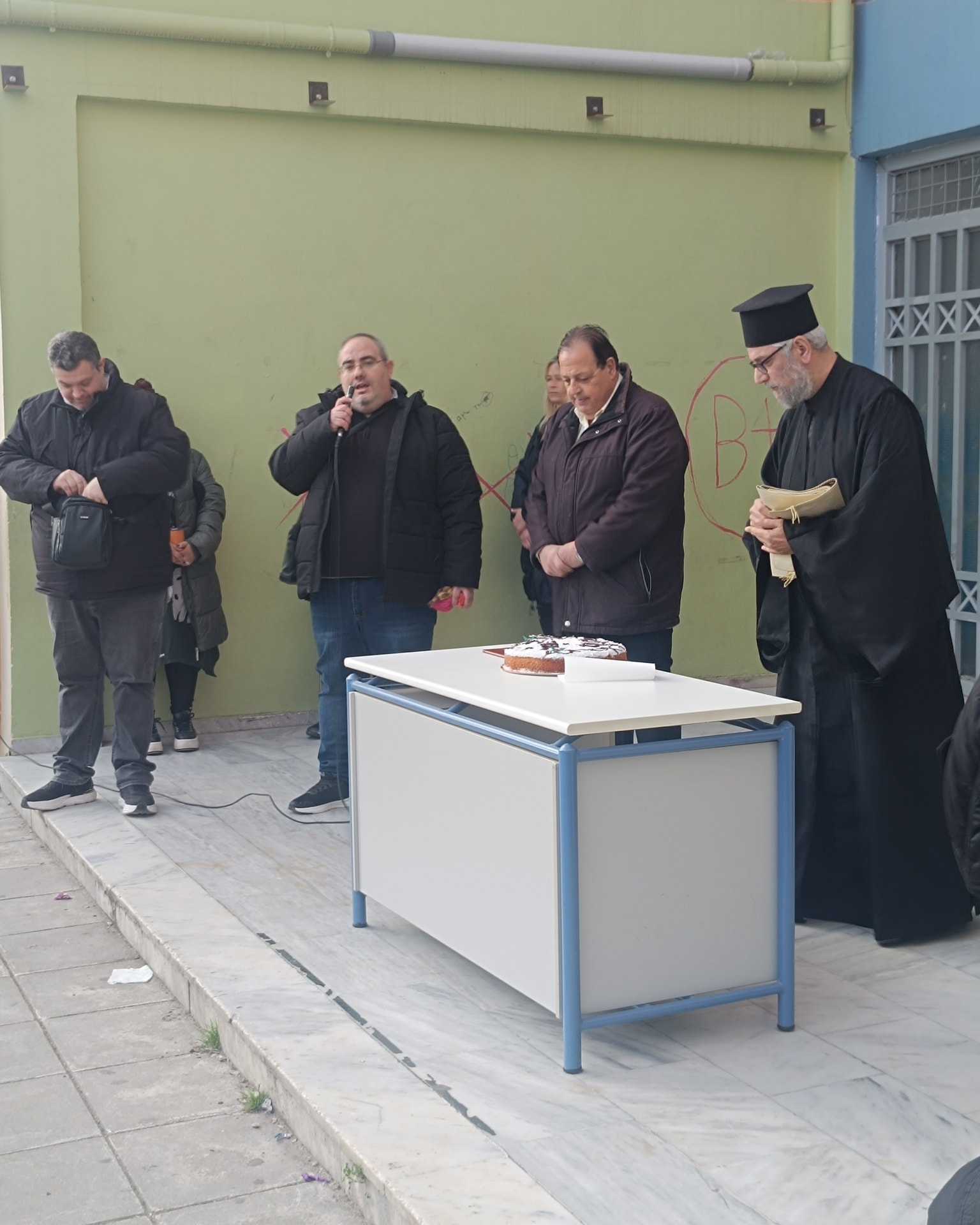 Πάτρα: Δωράκια στα παιδιά του 15ου Δημοτικού 2ου και 37ου Νηπιαγωγείου ΦΩΤΟ