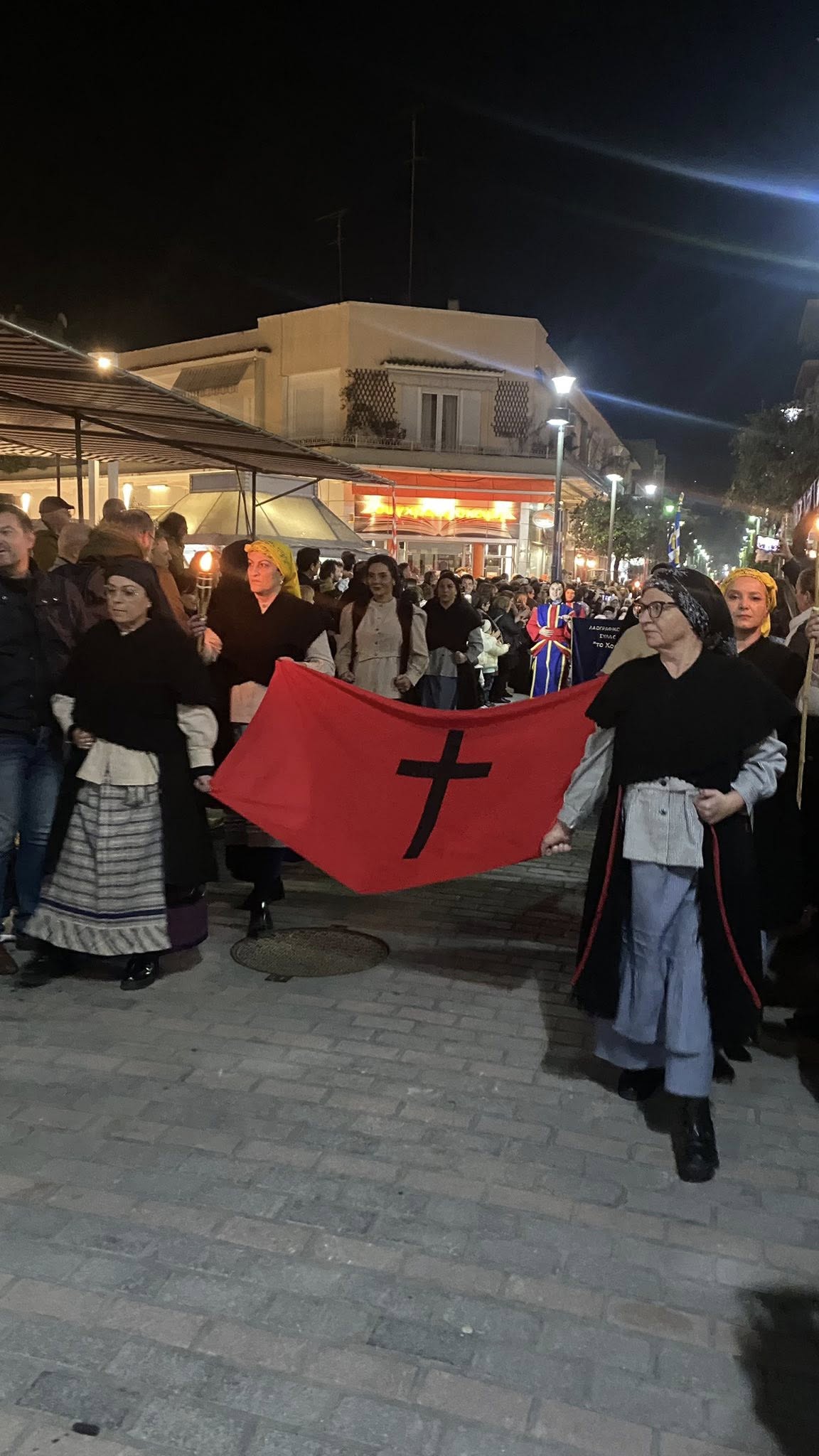 Αίγιο: Με νυχτερινή παρέλαση Αναβιωτών και με Αλογα τιμήθηκε η Μυστική Συνέλευση της Βοστίτσας ΠΛΟΥΣΙΟ ΦΩΤΟΡΕΠΟΡΤΑΖ