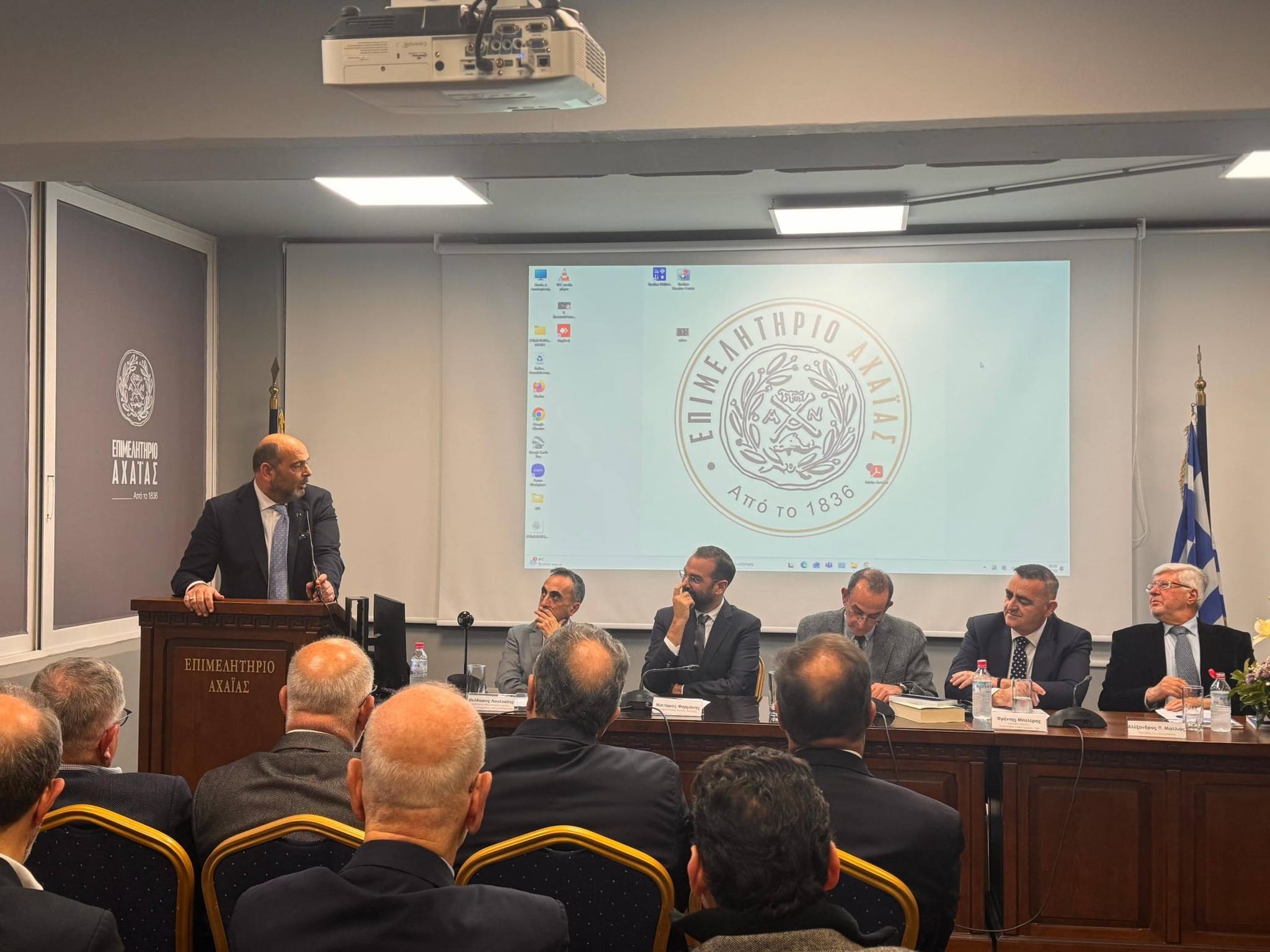 Πάτρα: Παρουσίαση του βιβλίου Μαλλιά «Ελλάδα - Αλβανία: Αλήθειες και Σκιές» ΦΩΤΟ 33 Πάτρα: Παρουσίαση του βιβλίου Μαλλιά «Ελλάδα - Αλβανία: Αλήθειες και Σκιές» ΦΩΤΟ