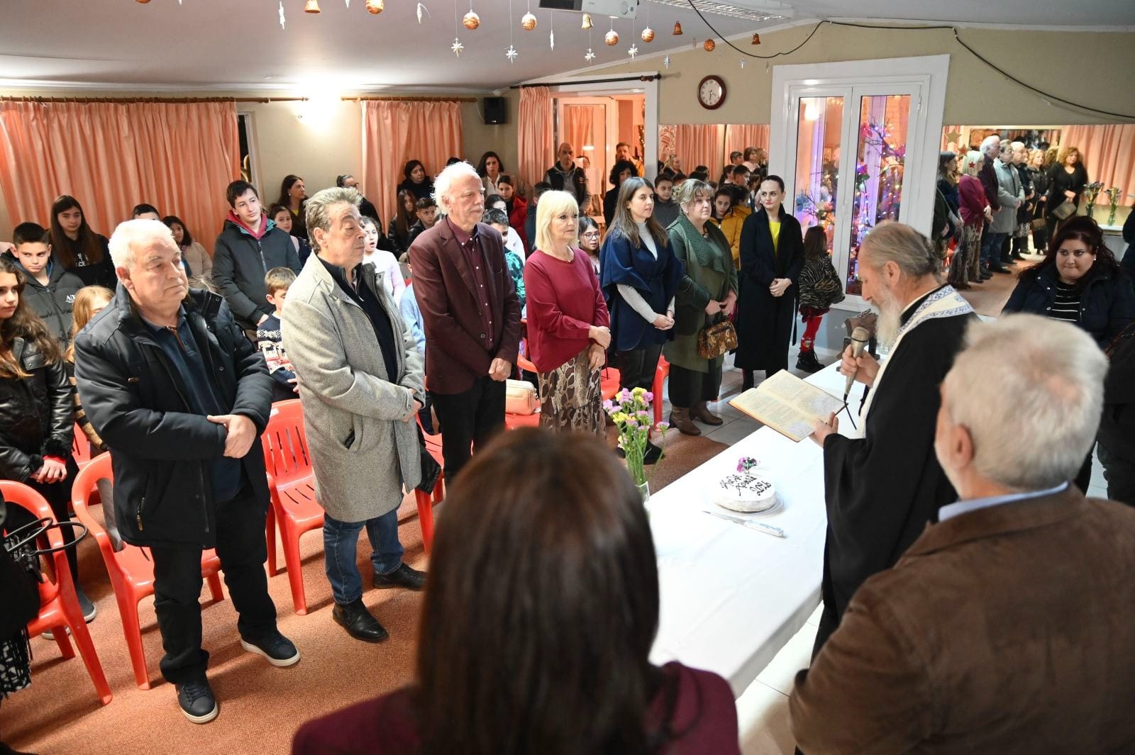 Λεύκα Πατρών: Χαμόγελα στην κοπή της πίτας του Συλλόγου ΦΩΤΟ 25 Λεύκα Πατρών: Χαμόγελα στην κοπή της πίτας του Συλλόγου ΦΩΤΟ