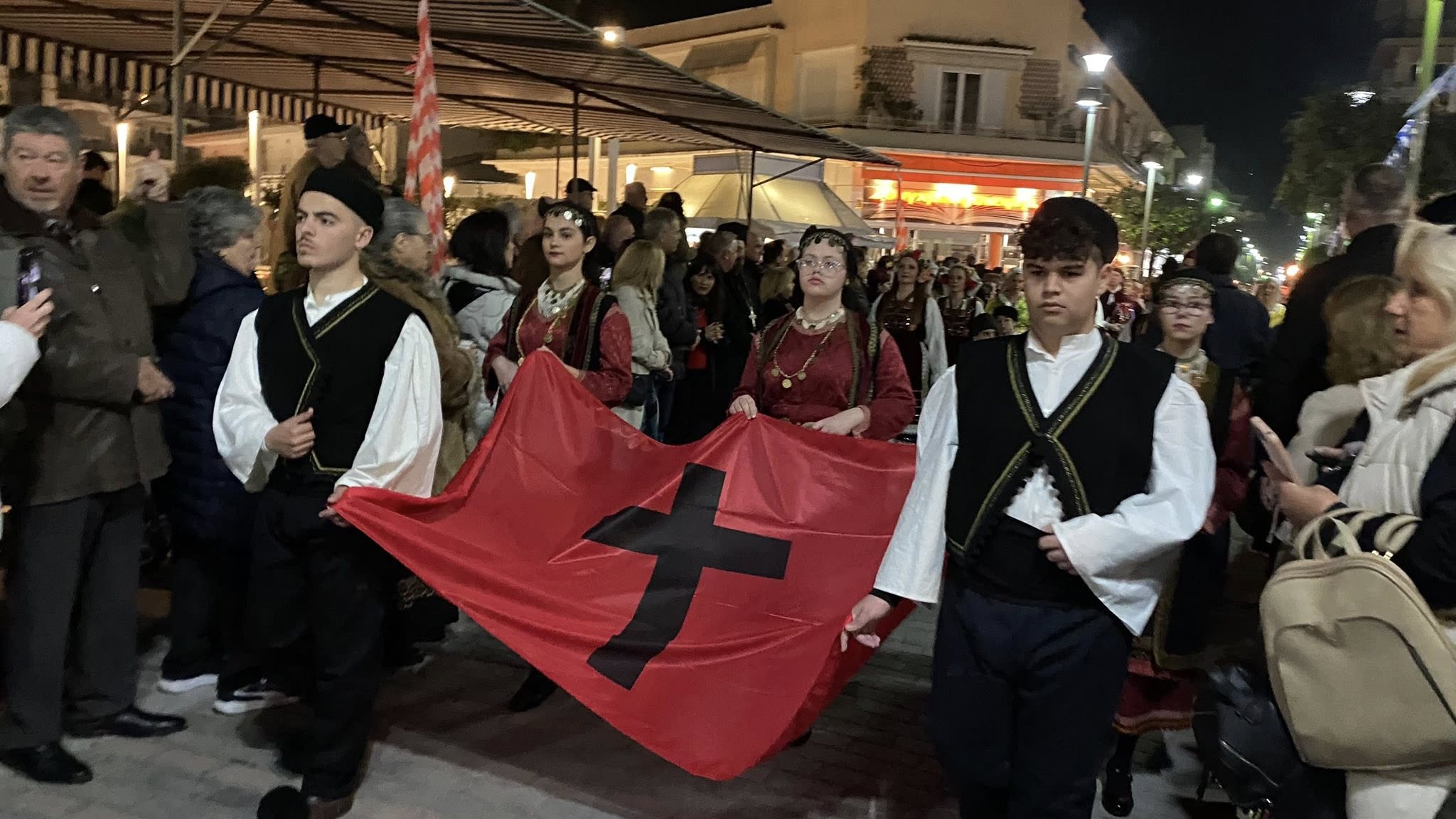 Αίγιο: Με νυχτερινή παρέλαση Αναβιωτών και με Αλογα τιμήθηκε η Μυστική Συνέλευση της Βοστίτσας ΠΛΟΥΣΙΟ ΦΩΤΟΡΕΠΟΡΤΑΖ