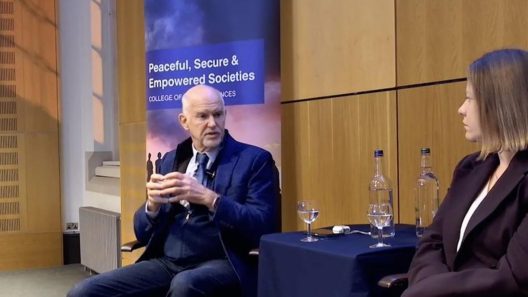 Δημοκρατία υπό πίεση και Ελληνική κρίση