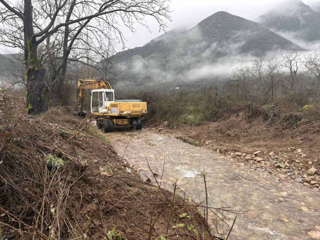 Αχαΐα: «Απόνερα» της κακοκαιρίας σήμαναν «συναγερμό» σε δύο σημεία ΦΩΤΟ