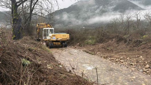 Αχαΐα: «Απόνερα» της κακοκαιρίας σήμαναν «συναγερμό» σε δύο σημεία ΦΩΤΟ
