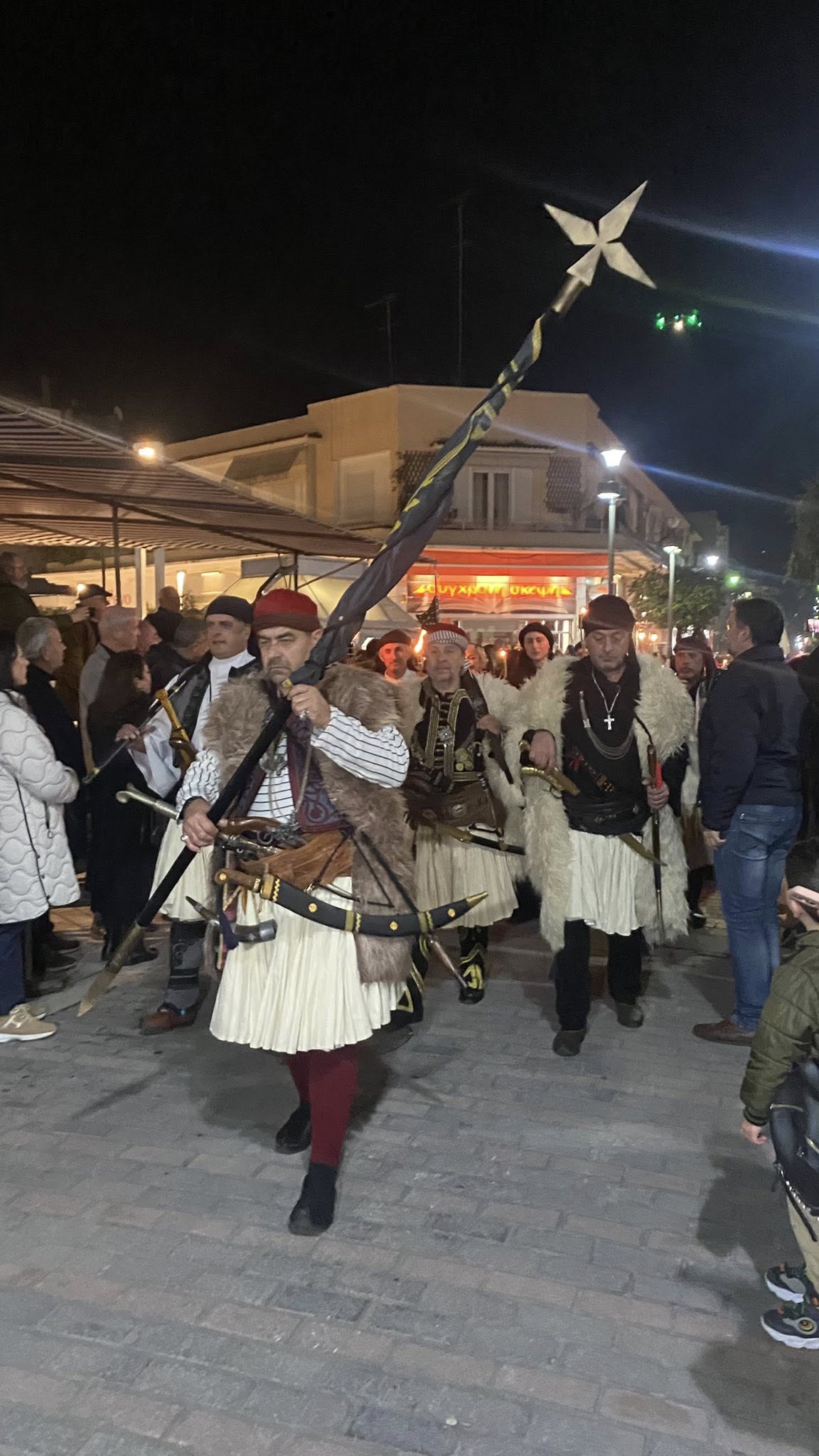 Αίγιο: Με νυχτερινή παρέλαση Αναβιωτών και με Αλογα τιμήθηκε η Μυστική Συνέλευση της Βοστίτσας ΠΛΟΥΣΙΟ ΦΩΤΟΡΕΠΟΡΤΑΖ