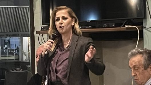 Αχαΐα: Η Ραλλία Χρηστίδου στην Ακράτα για το Κόμμα Κασσελάκη ΦΩΤΟ