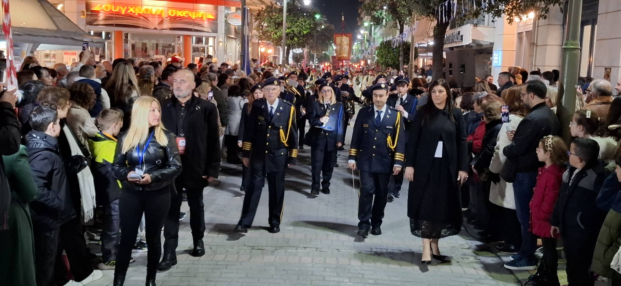 Αίγιο: Με νυχτερινή παρέλαση Αναβιωτών και με Αλογα τιμήθηκε η Μυστική Συνέλευση της Βοστίτσας ΠΛΟΥΣΙΟ ΦΩΤΟΡΕΠΟΡΤΑΖ