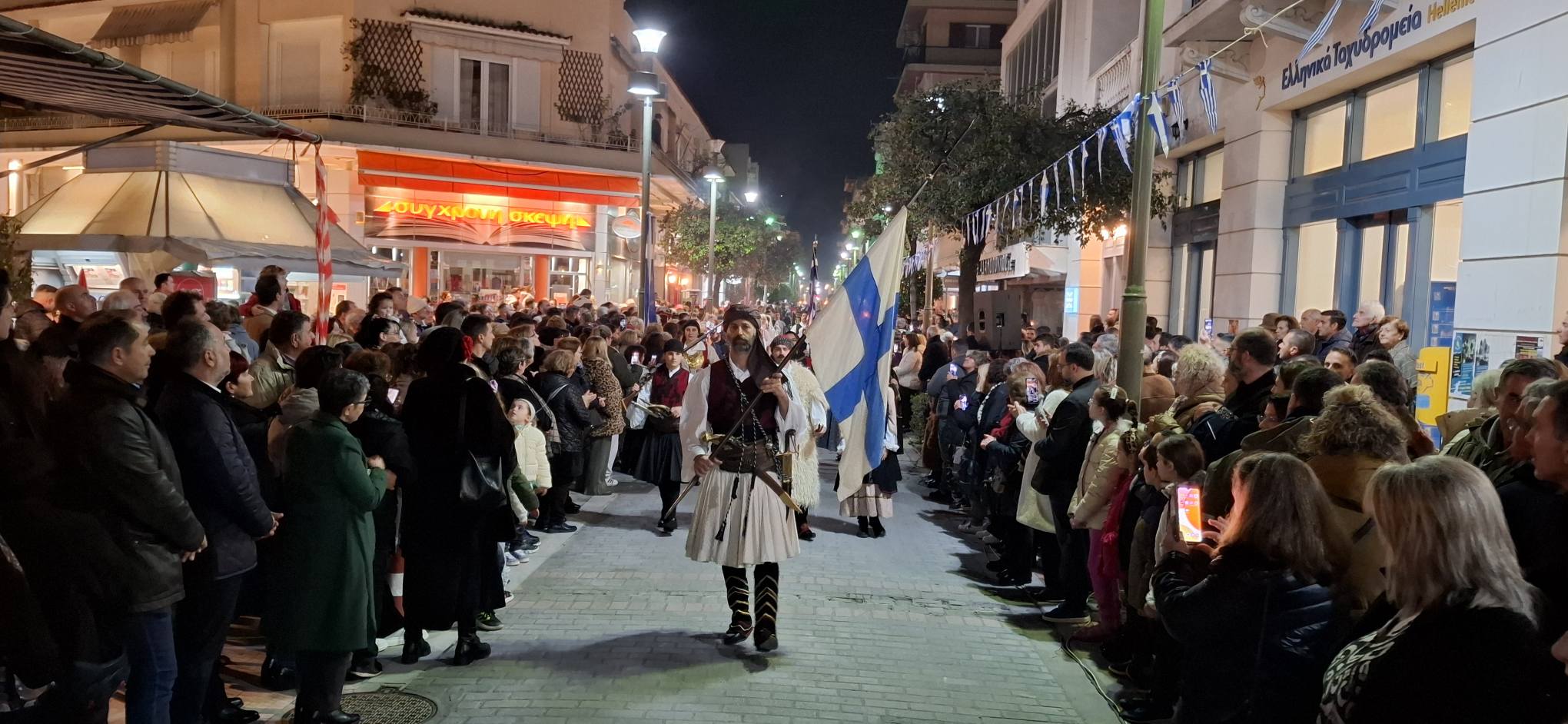 Αίγιο: Με νυχτερινή παρέλαση Αναβιωτών και με Αλογα τιμήθηκε η Μυστική Συνέλευση της Βοστίτσας ΠΛΟΥΣΙΟ ΦΩΤΟΡΕΠΟΡΤΑΖ