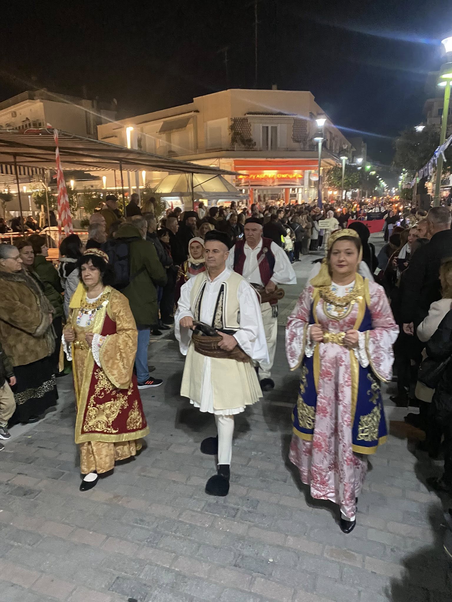 Αίγιο: Με νυχτερινή παρέλαση Αναβιωτών και με Αλογα τιμήθηκε η Μυστική Συνέλευση της Βοστίτσας ΠΛΟΥΣΙΟ ΦΩΤΟΡΕΠΟΡΤΑΖ