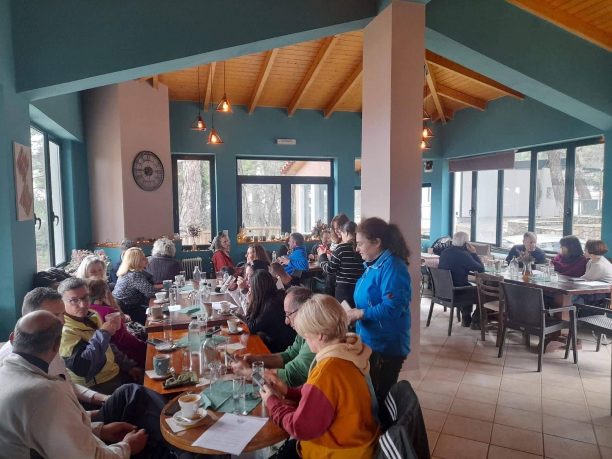 Στους καταρράκτες μέλη και φίλοι του Ορειβατικού Αιγίου ΦΩΤΟ