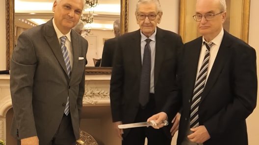 Αθήνα: Η πίτα του ΙΝΑΔΕ για την Ανάπτυξη της Δυτικής Ελλάδας ΦΩΤΟ