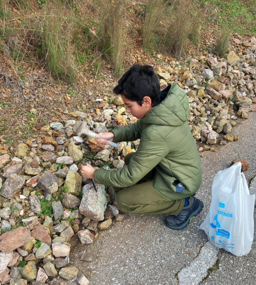 Καταρράκτης Αχαΐας: Νεαρός «γεωλόγος» συλλέγει «πλούτο» από πετρώματα με κρυστάλλους ΦΩΤΟ 24 Καταρράκτης Αχαΐας: Νεαρός «γεωλόγος» συλλέγει «πλούτο» από πετρώματα με κρυστάλλους ΦΩΤΟ