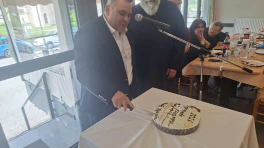 Η Κουλούρα Αιγίου έκοψε πρωτοχρονιάτικη πίτα ΦΩΤΟ