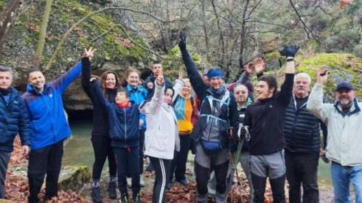 Στους καταρράκτες μέλη και φίλοι του Ορειβατικού Αιγίου ΦΩΤΟ