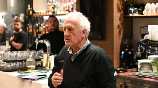 Αίγιο: Ο Κώστας Σκανδαλίδης σε εκδήλωση του ΠΑΣΟΚ, με εσωκομματική σύνεση ΦΩΤΟ