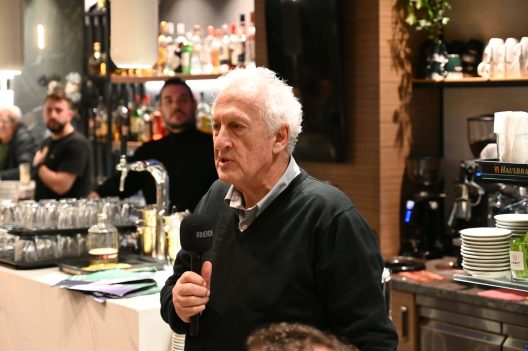 Αίγιο: Ο Κώστας Σκανδαλίδης σε εκδήλωση του ΠΑΣΟΚ, με εσωκομματική σύνεση ΦΩΤΟ