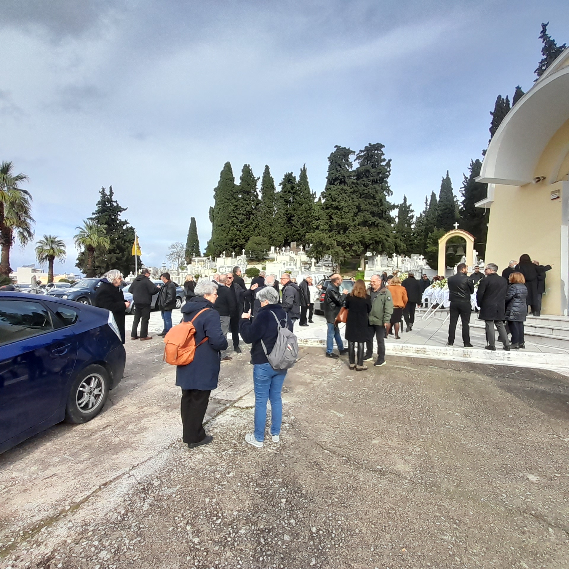 Πάτρα: Κηδεύτηκε...με παρατεταμένο χειροκρότημα ο Πέτρος Καθρέπτας ΦΩΤΟ