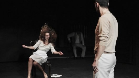 Τελευταίες παραστάσεις για το «Ταξίδι Μεγάλης Μέρας Μέσα στη Νύχτα» του ΔΗΠΕΘΕ Πάτρας ΦΩΤΟ