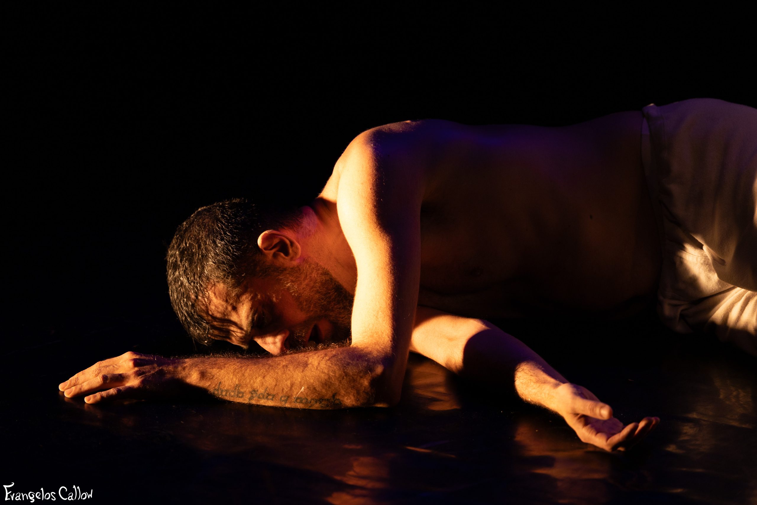 Η παράσταση – θρύλος για τη ζωή του Γιαννούλη Χαλεπά στην Πάτρα ΦΩΤΟ