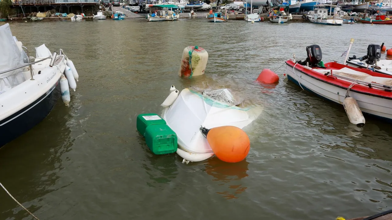 Παράλιο Άστρος: Νεκρός ανασύρθηκε από τη θάλασσα Λιμενικός 28 Παράλιο Άστρος: Νεκρός ανασύρθηκε από τη θάλασσα Λιμενικός