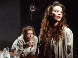 Τελευταίες παραστάσεις για το «Ταξίδι Μεγάλης Μέρας Μέσα στη Νύχτα» του ΔΗΠΕΘΕ Πάτρας ΦΩΤΟ