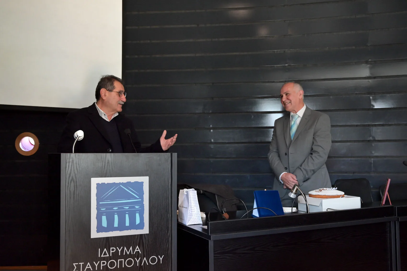 Πάτρα: «Πιτοδρομίες» για Πελετίδη και στελέχη του ΦΩΤΟ 29 Πάτρα: «Πιτοδρομίες» για Πελετίδη και στελέχη του ΦΩΤΟ