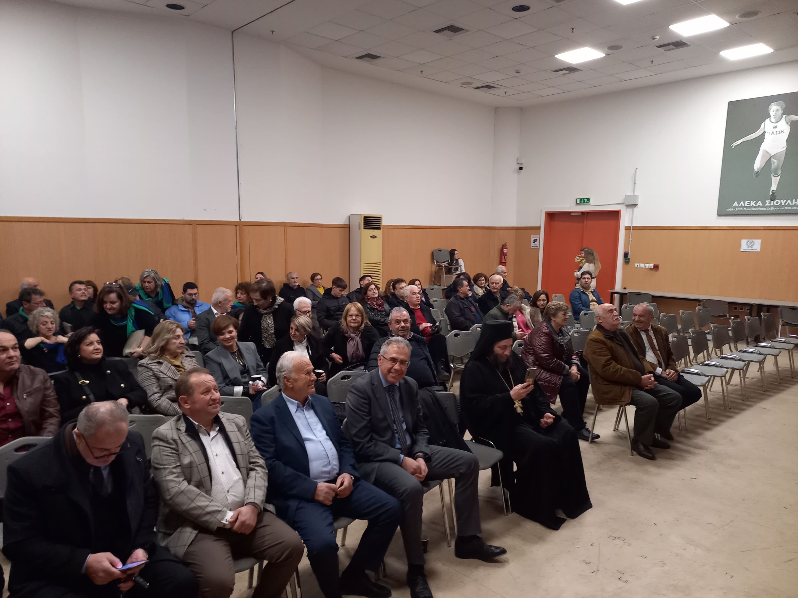 Πάτρα: Οι «Γιάννηδες» της Δροσιάς Τριταίας υποδέχτηκαν το 2026 ΦΩΤΟ