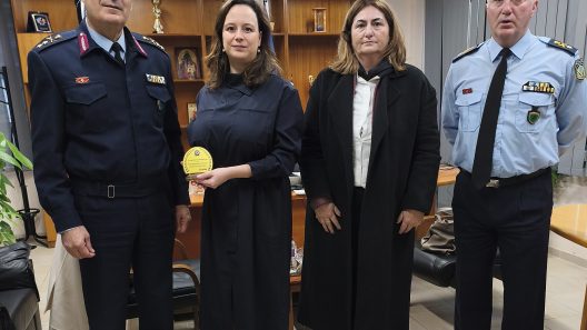 Πάτρα: Η Πρόξενος της Γαλλίας στην Αστυνομία για συνεργασία