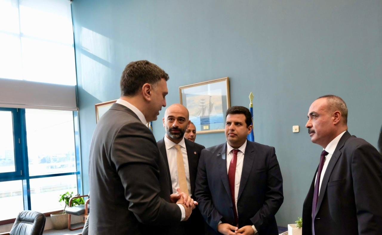 Πάτρα: Επενδυτές στο λιμάνι για δρομολόγια στην Αίγυπτο - Με «υπογραφή» Κικίλια ΦΩΤΟ 32 Πάτρα: Επενδυτές στο λιμάνι για δρομολόγια στην Αίγυπτο - Με «υπογραφή» Κικίλια ΦΩΤΟ
