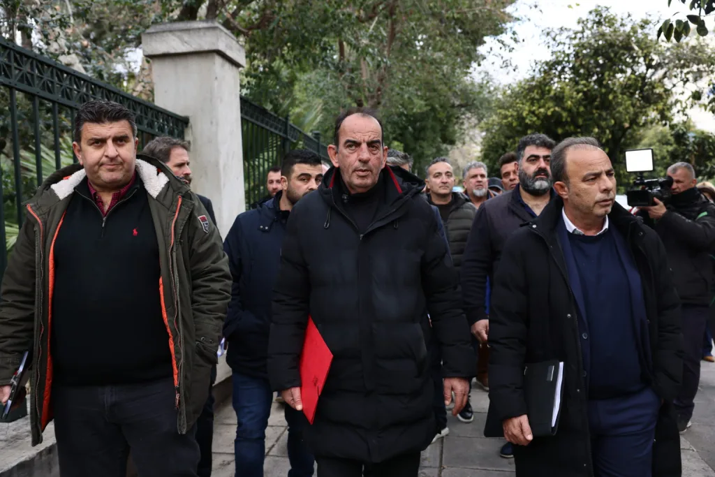 Με Μητσοτάκη στο Μαξίμου οι αγρότες: «Να μπει τέλος σε μια περίοδο μεγάλης έντασης» ΦΩΤΟ - ΒΙΝΤΕΟ 29 Με Μητσοτάκη στο Μαξίμου οι αγρότες: «Να μπει τέλος σε μια περίοδο μεγάλης έντασης» ΦΩΤΟ - ΒΙΝΤΕΟ