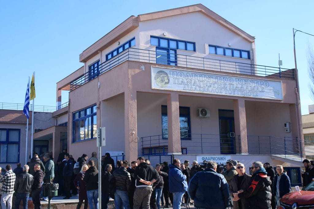 Αγρότες στη πανελλαδική σύσκεψη στον Παλαμά Καρδίτσας