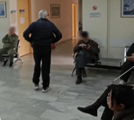 Αίγιο: «Γολγοθάς» εξυπηρέτησης στο φαρμακείο του ΕΟΠΥΥ, σε άδεια η μια υπάλληλος ΦΩΤΟ