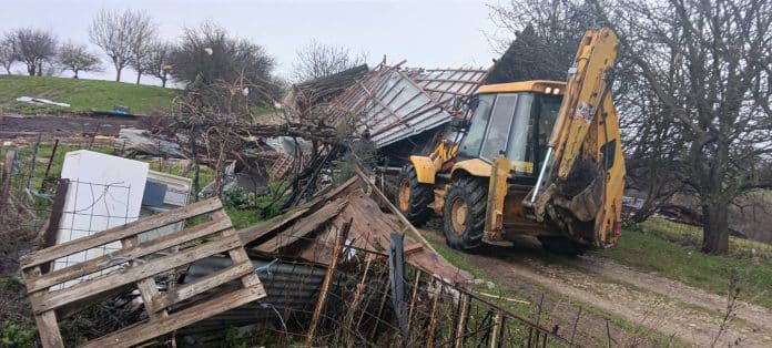 Ηλεία: Kαταστροφικό πέρασμα ανεμοστρόβιλου ΦΩΤΟ 26 Ηλεία: Kαταστροφικό πέρασμα ανεμοστρόβιλου ΦΩΤΟ