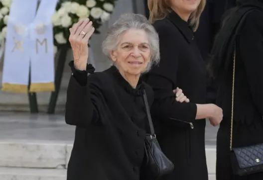 Αθήνα: Κηδεύεται η Πριγκίπισσα Ειρήνη - Στο Τατόι η ταφή 25 Αθήνα: Κηδεύεται η Πριγκίπισσα Ειρήνη - Στο Τατόι η ταφή
