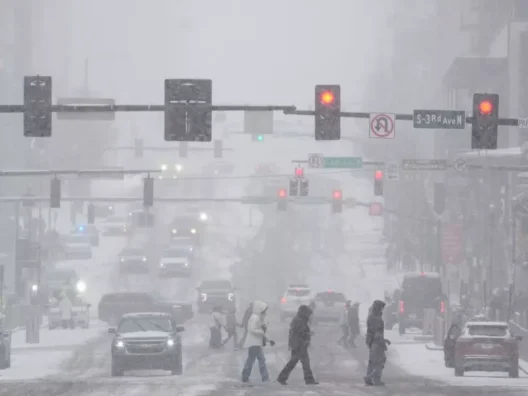ΗΠΑ: Ιστορικός χιονιάς σαρώνει 12 Πολιτείες που τέθηκαν σε κατάσταση έκτακτης ανάγκης