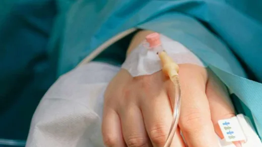 Μαχαίρωσαν 20χρονο με νυστέρι στο Λουτράκι