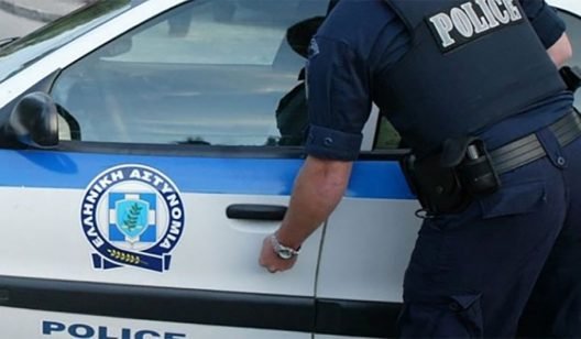 Κόρινθος: Στιγμές τρόμου για 38χρονη - Της έριξαν νέφτι και της χτυπούσαν το κεφάλι σε ασανσέρ ΦΩΤΟ