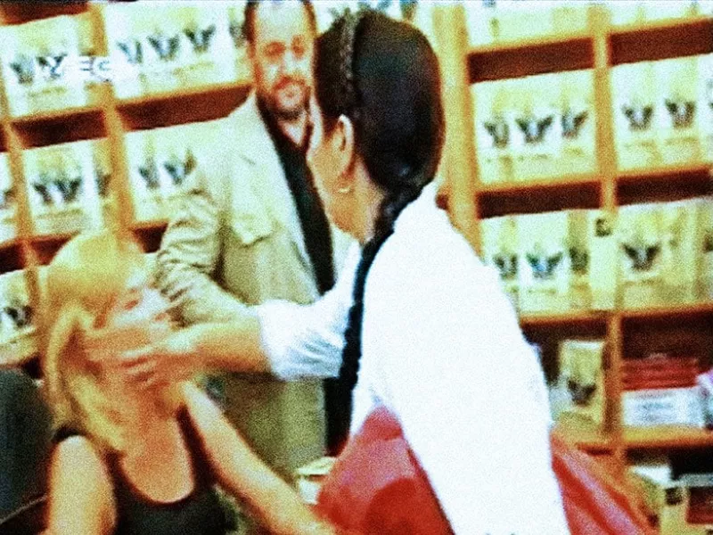 To χαστούκι στη Δήμητρα Λιάνη - Παπανδρέου